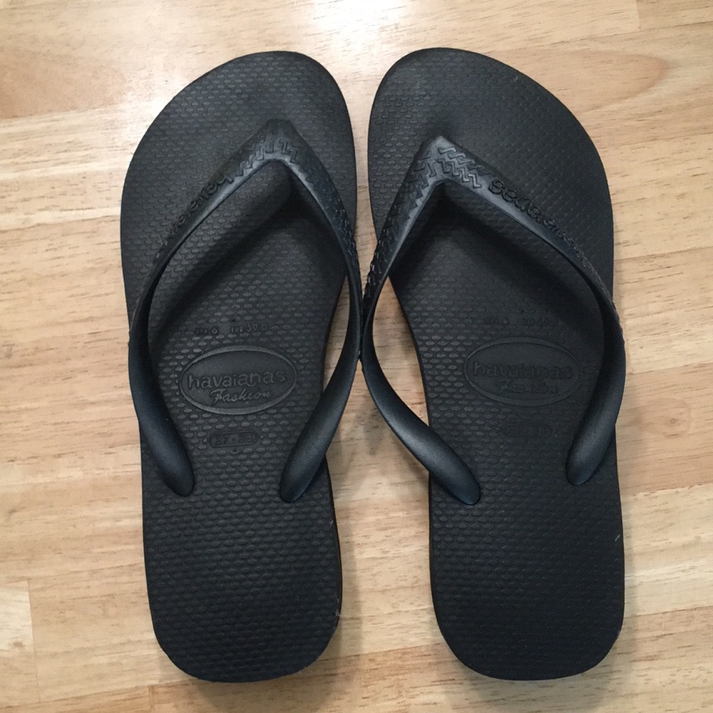 Black Havaianas wedge Flip flops sz US 6